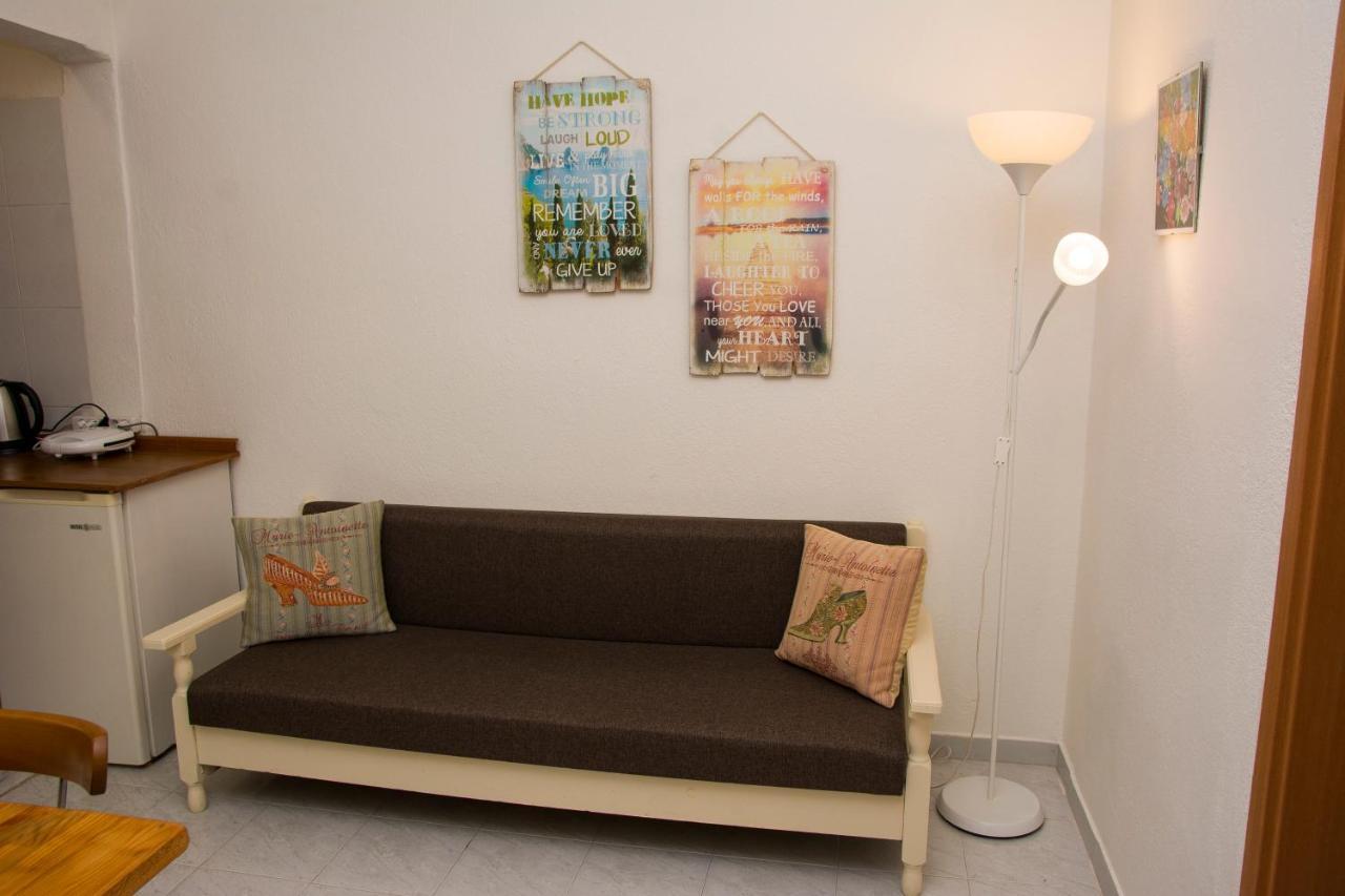 Stefanie'S Rooms Asproválta Ngoại thất bức ảnh